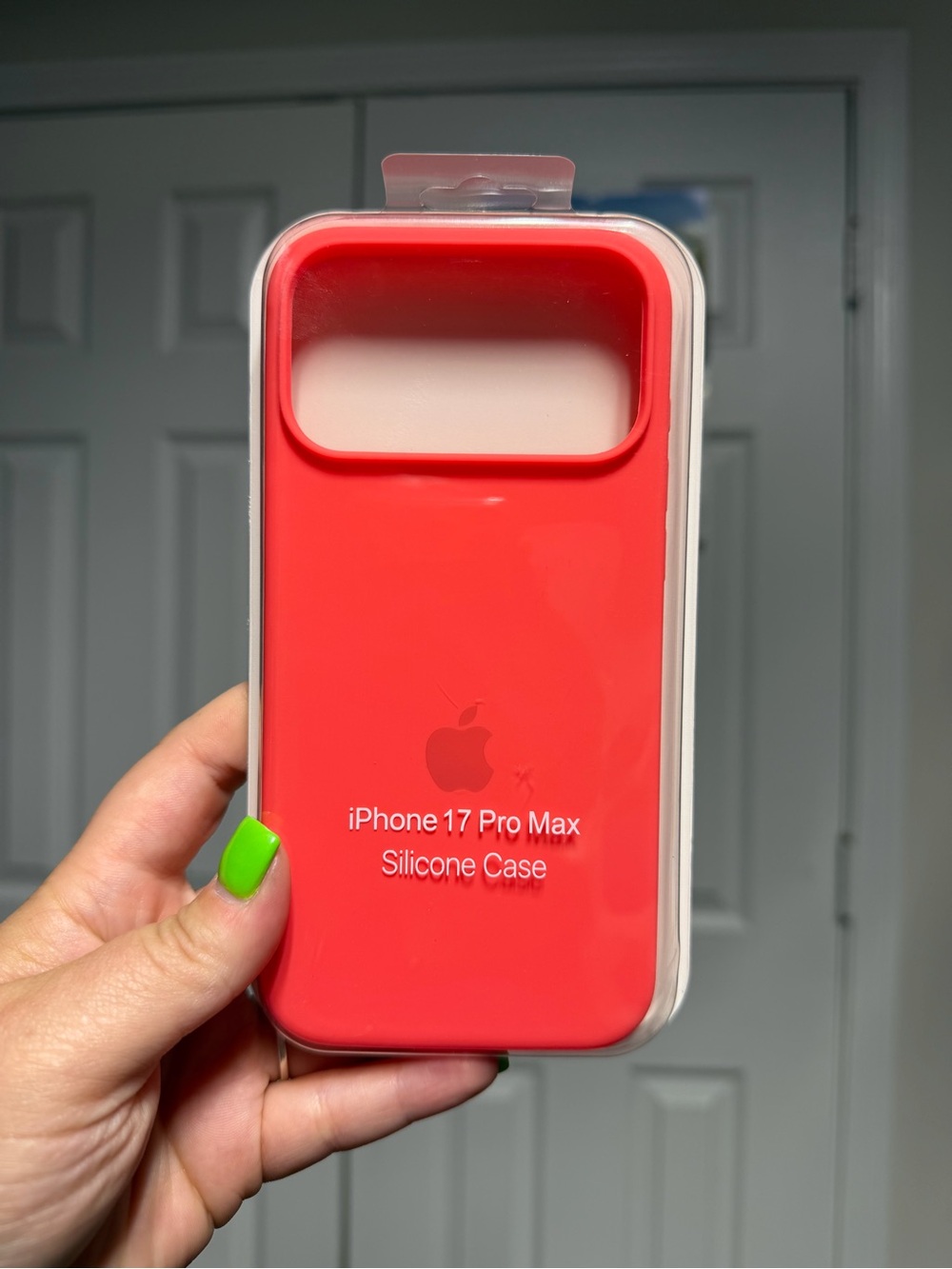 Apple iPhone 17 Pro Max Silicone Case - Red